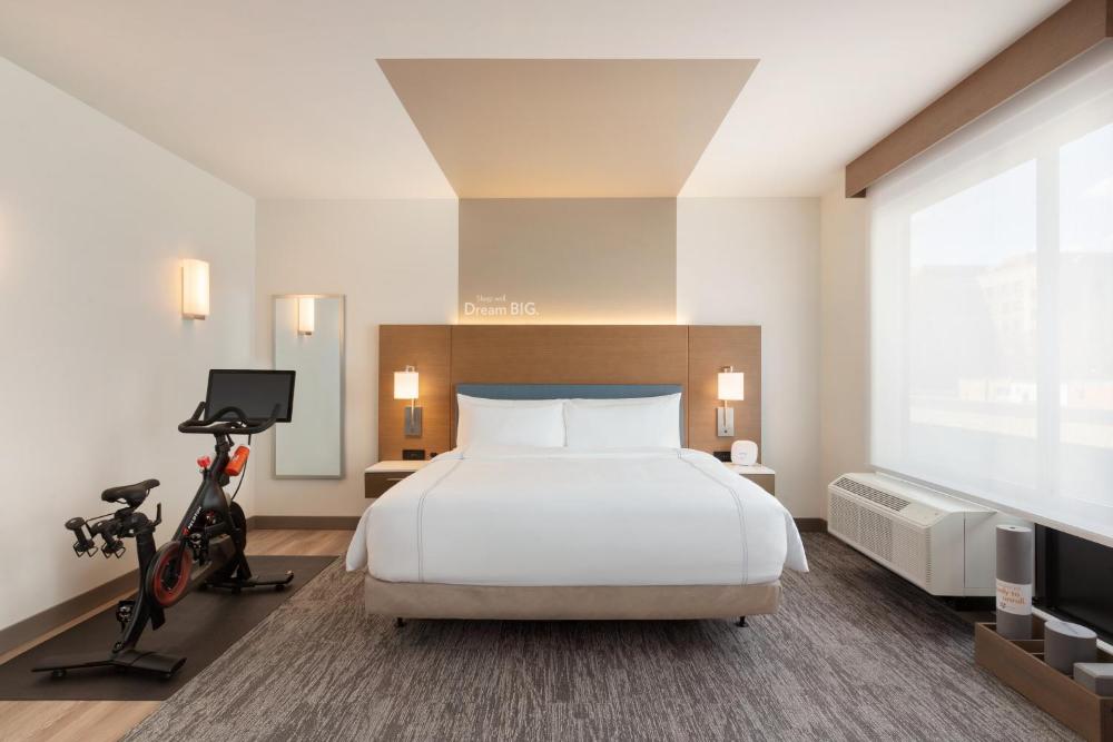 King Room - Mobility Access/Hearing Accessible interior