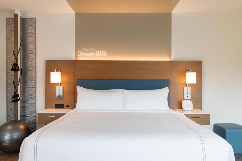 Standard King Room interior